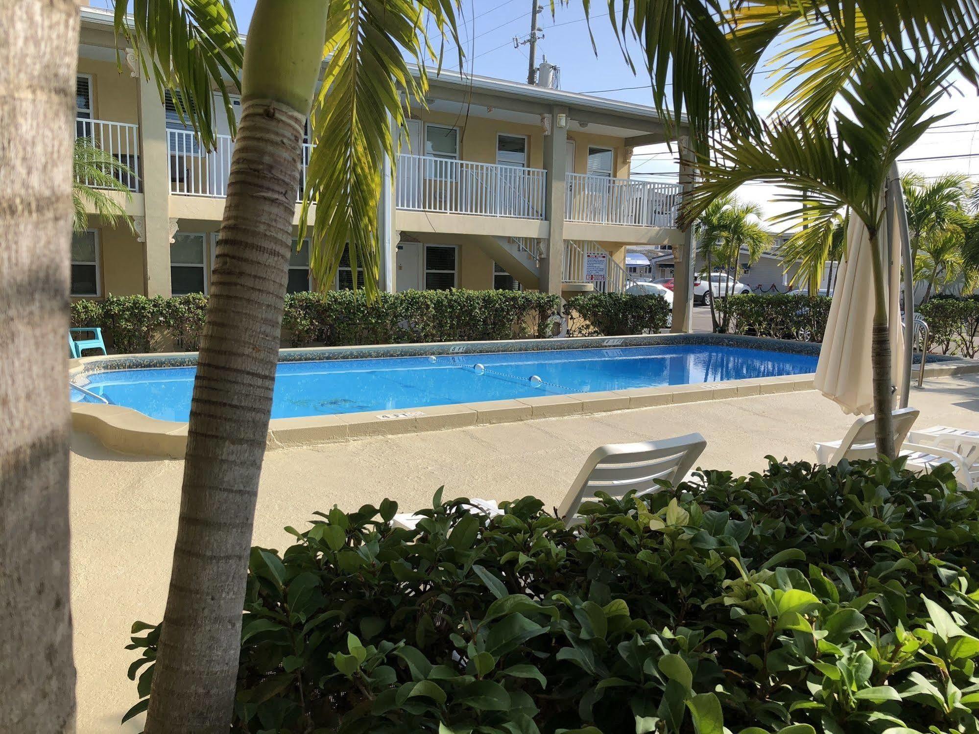 The Costal Hotel Clearwater Exterior photo